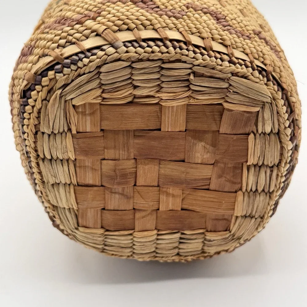 Vtg Nootka/ Makah Domed Lidded Native American Basket Northwest Coast 6.5